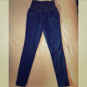 Full panel, super skinny maternity jeans